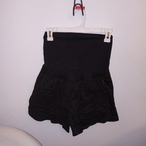 Cadenshae Maternity shorts